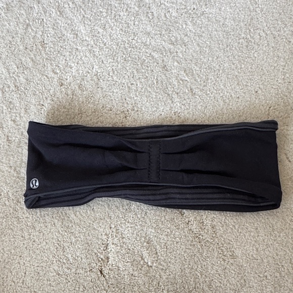 Lululemon Athletica Black/grey stripe reversible ear warmer Headband - Picture 1 of 2